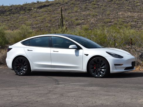 Used 2022 Tesla Model 3 Performance AWD/4WD image 3