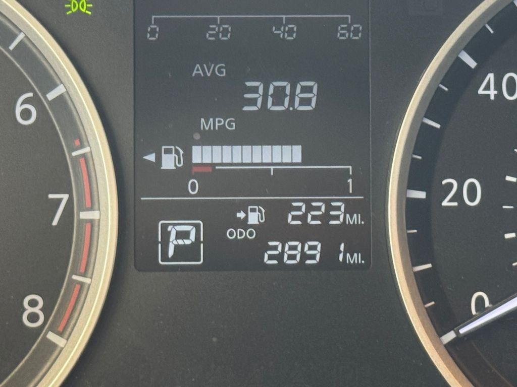 Used 2025 Nissan Kicks Play S FWD image 10