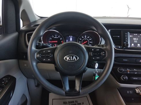 Used 2019 Kia Sedona LX FWD image 25
