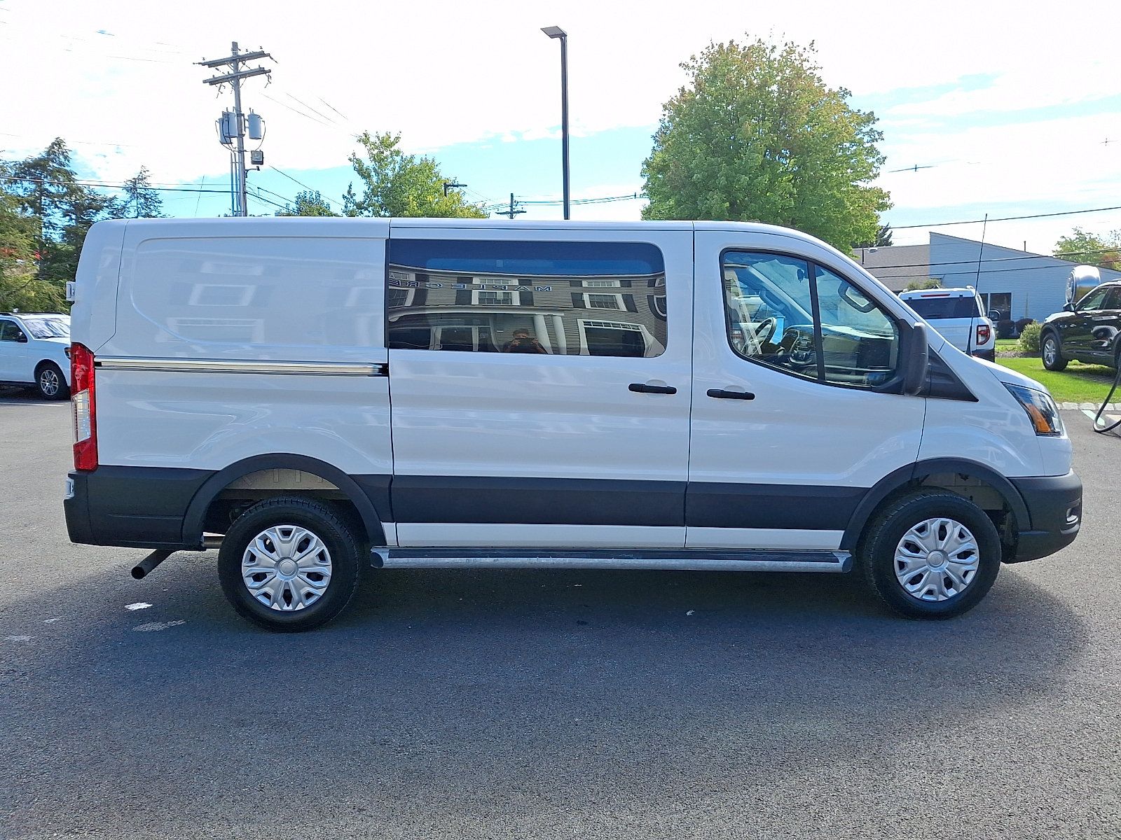 Used 2025 Ford Transit 250 Low Roof w/ Exterior Upgrade Package RWD image 4