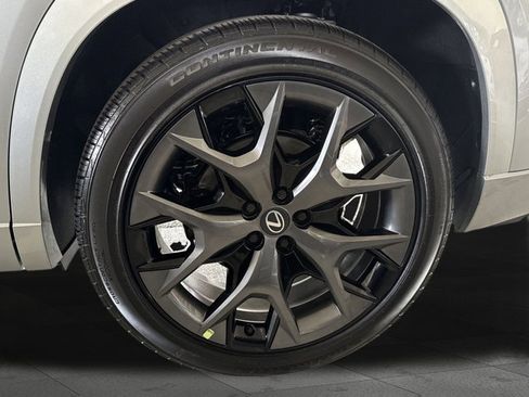 Certified 2026 Lexus TX 500h AWD w/ Technology Package image 21