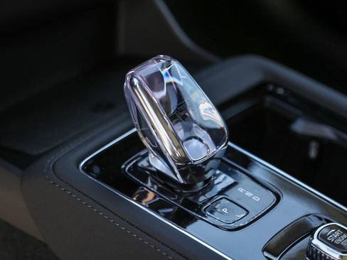 New 2025 Volvo XC90 B6 Plus w/ Protection Package Premier image 22