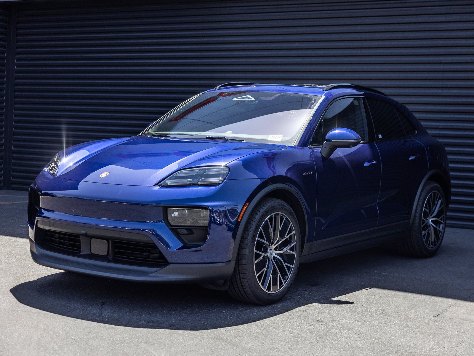 Certified 2025 Porsche Macan 4 Electric AWD/4WD image 1