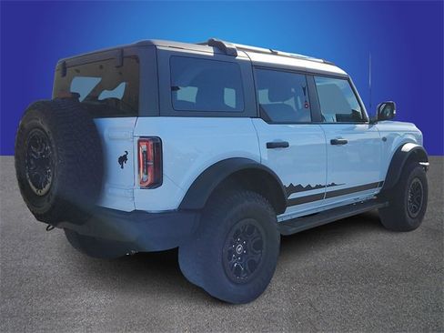 Used 2023 Ford Bronco Wildtrak image 4