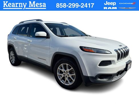 Used 2015 Jeep Cherokee Latitude w/ Comfort/Convenience Group FWD image 1