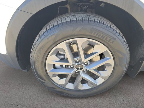 Used 2024 Kia Telluride LX image 23