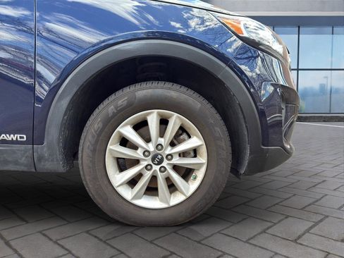 Used 2020 Kia Sorento LX image 24