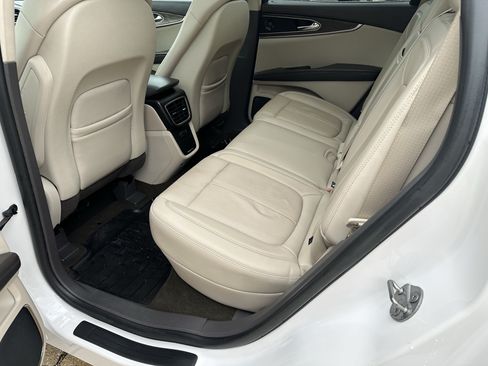 Used 2019 Lincoln Nautilus Reserve AWD/4WD image 5