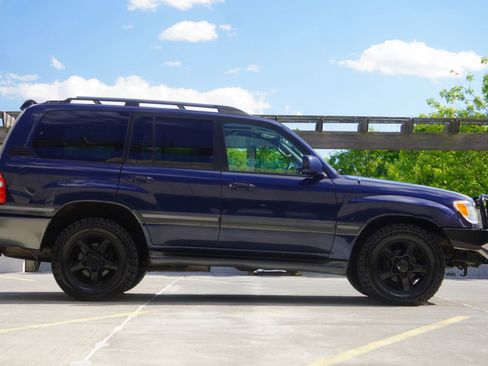 Used 2004 Toyota Land Cruiser image 16