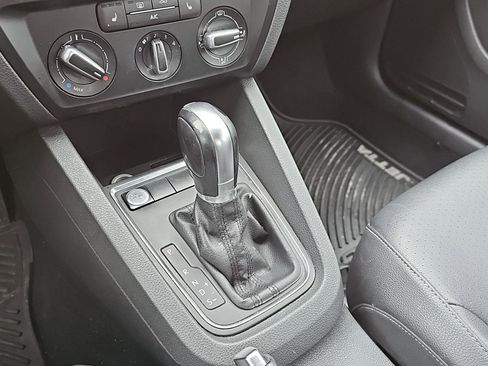 Used 2018 Volkswagen Jetta SE image 11
