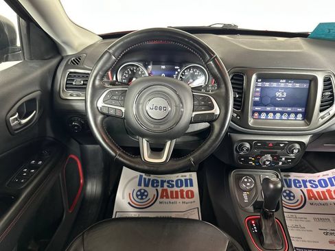 Used 2018 Jeep Compass Trailhawk w/ Leather Interior Group AWD/4WD image 26