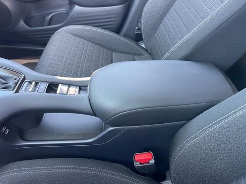 Certified 2025 Honda HR-V LX image 17