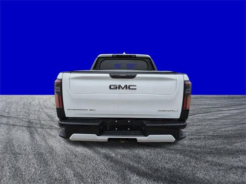 Used 2025 GMC Sierra EV Denali image 5
