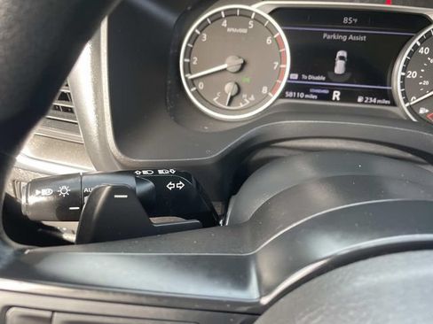 Used 2024 Nissan Rogue SV FWD image 34