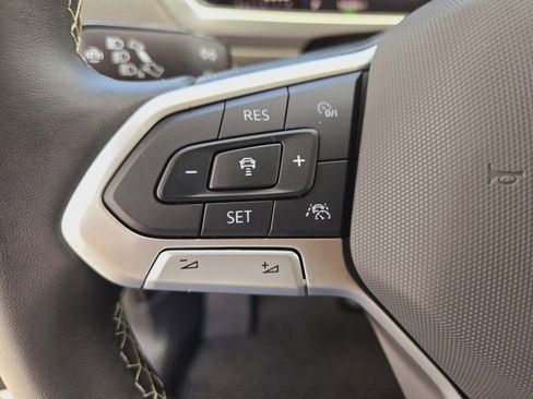 New 2024 Volkswagen Tiguan SE image 11