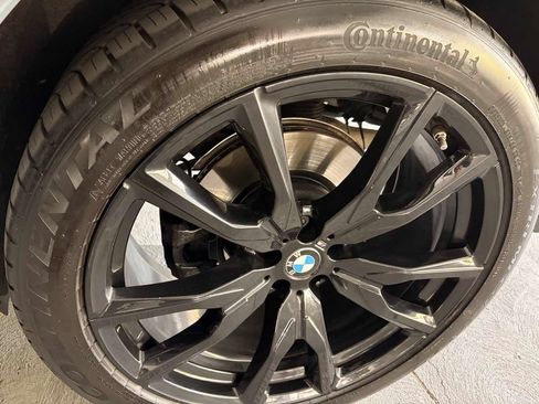 Used 2024 BMW X7 xDrive40i w/ M Sport Package AWD/4WD image 38