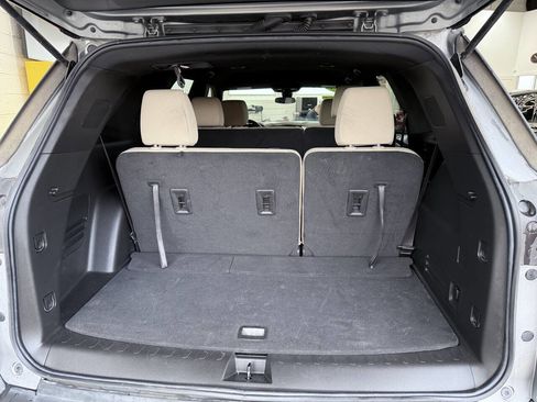 Used 2023 Chevrolet Traverse LS image 14