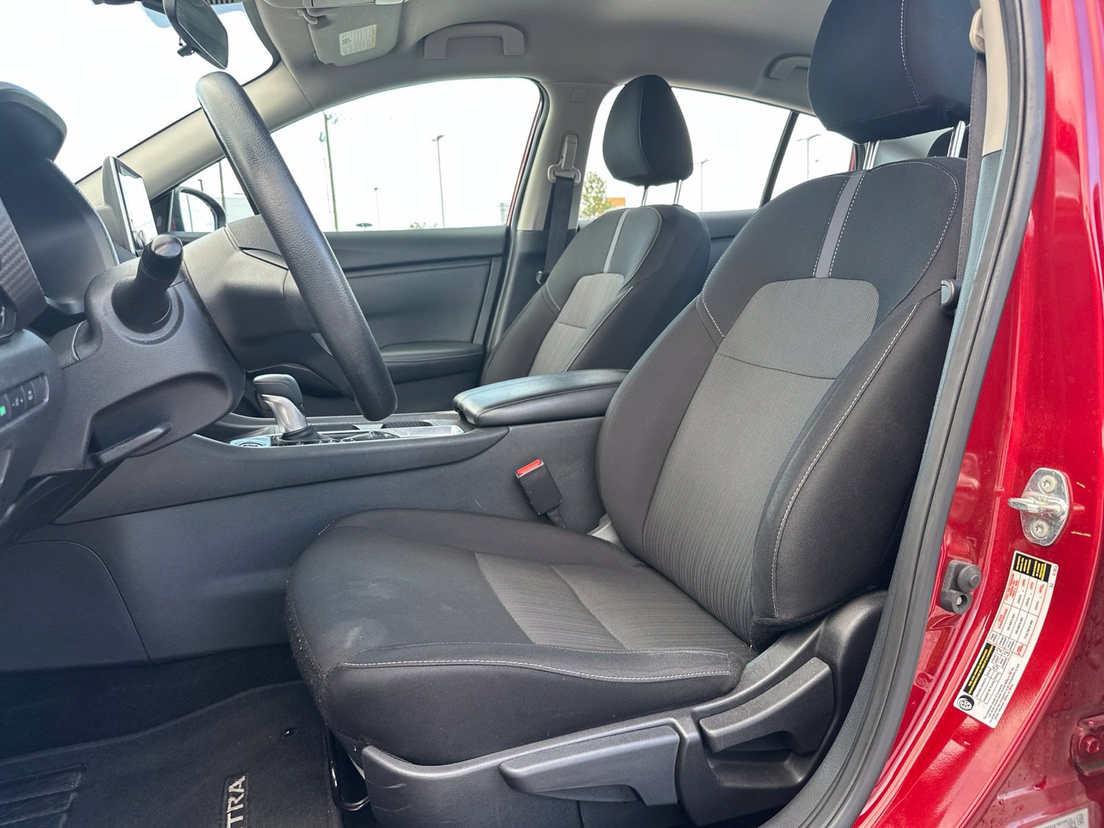 Used 2024 Nissan Sentra SV FWD image 14