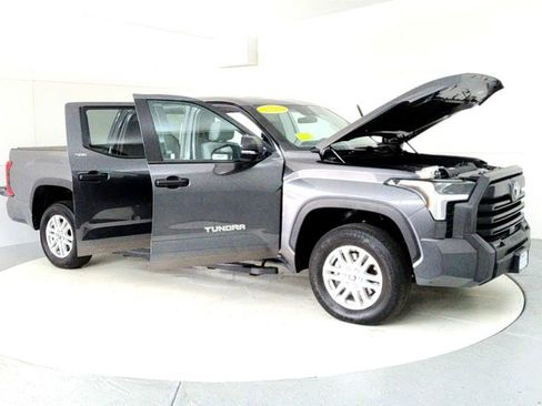 Used 2024 Toyota Tundra SR5 w/ SR5 Convenience Package AWD/4WD image 12