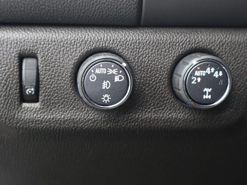 Used 2022 Chevrolet Colorado LT w/ LT Convenience Package image 19