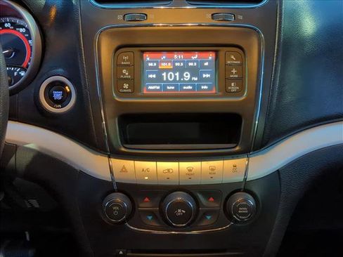 Used 2019 Dodge Journey SE FWD image 14
