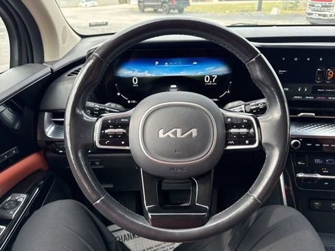 Used 2022 Kia Carnival SX Prestige FWD image 11