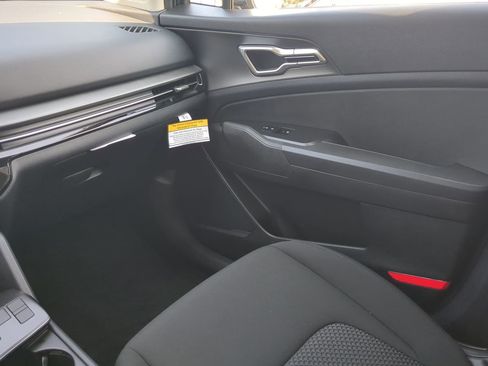 New 2026 Kia Sportage LX image 15