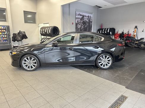 Certified 2022 MAZDA MAZDA3 s image 3