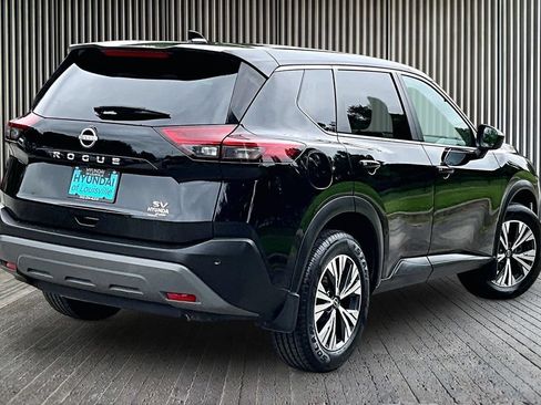 Used 2023 Nissan Rogue SV FWD image 14