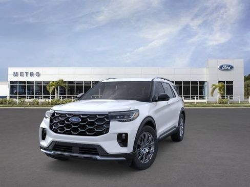 New 2026 Ford Explorer Platinum RWD image 2