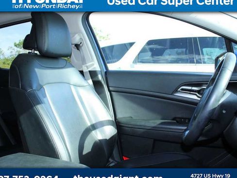 Used 2023 Kia Sportage EX image 7