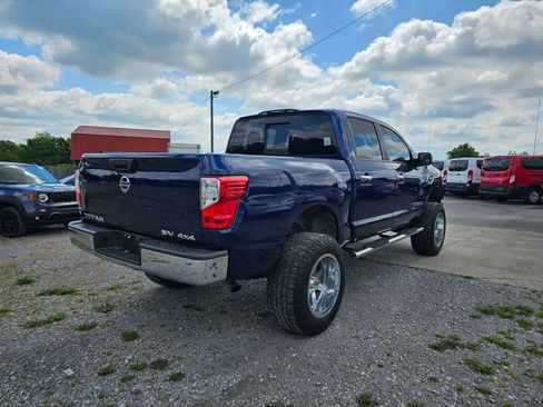 Used 2017 Nissan Titan SV AWD/4WD image 17