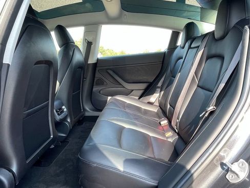 Used 2018 Tesla Model 3 Long Range RWD image 27