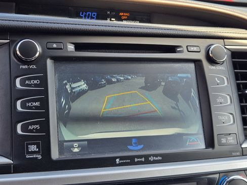 Used 2017 Toyota Highlander Limited Platinum w/ Carpet Mat Package AWD/4WD image 16