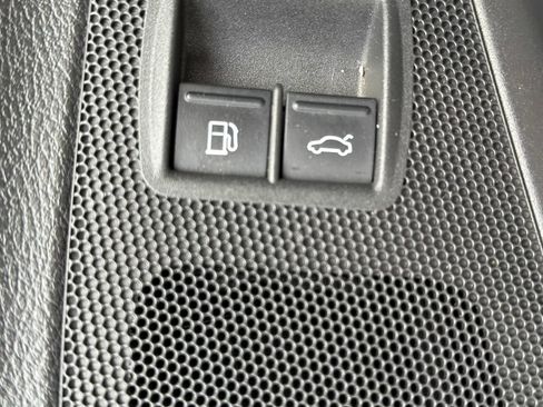 Used 2010 Volkswagen Passat Komfort FWD image 23