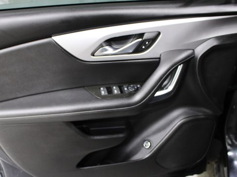 Used 2022 Chevrolet Blazer LT FWD image 6