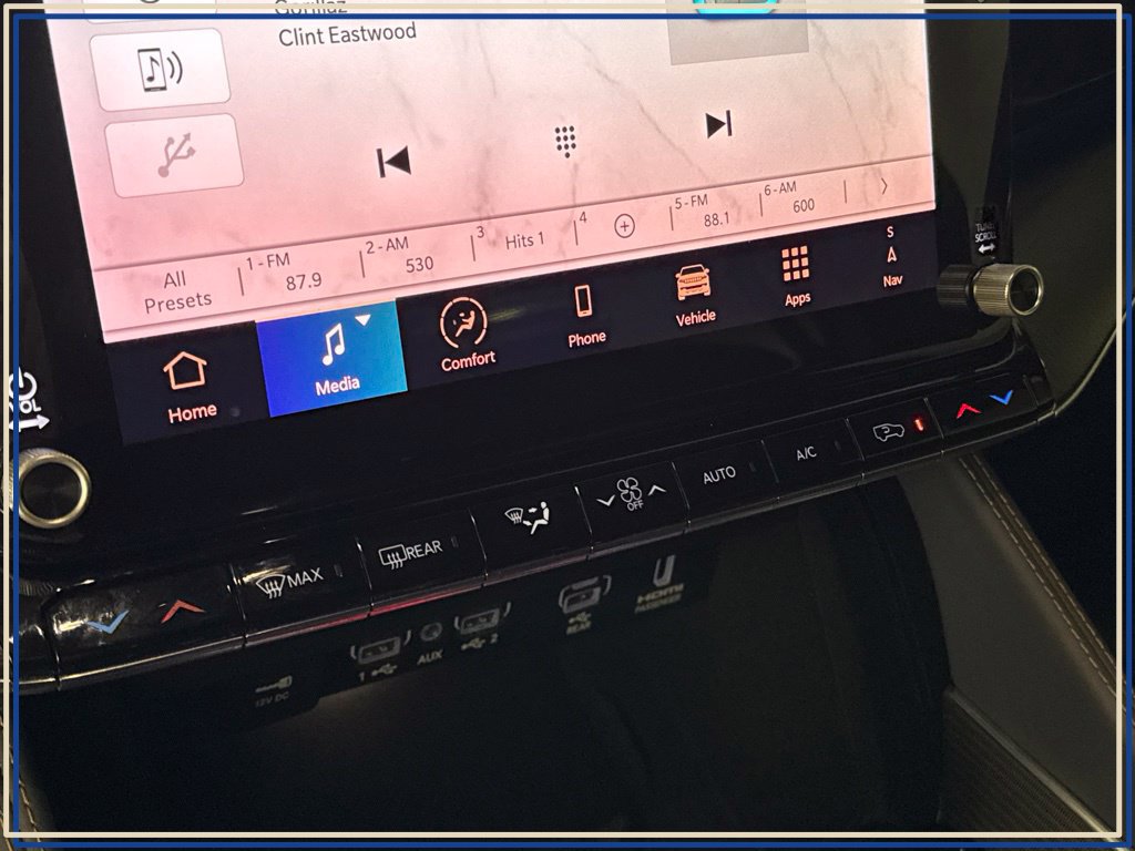 Used 2024 Jeep Grand Wagoneer Series III w/ Rear Seat Video Group 1 AWD/4WD image 18