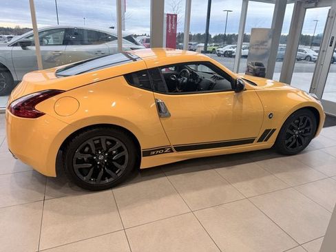 Used 2019 Nissan 370Z w/ Sport Package image 2
