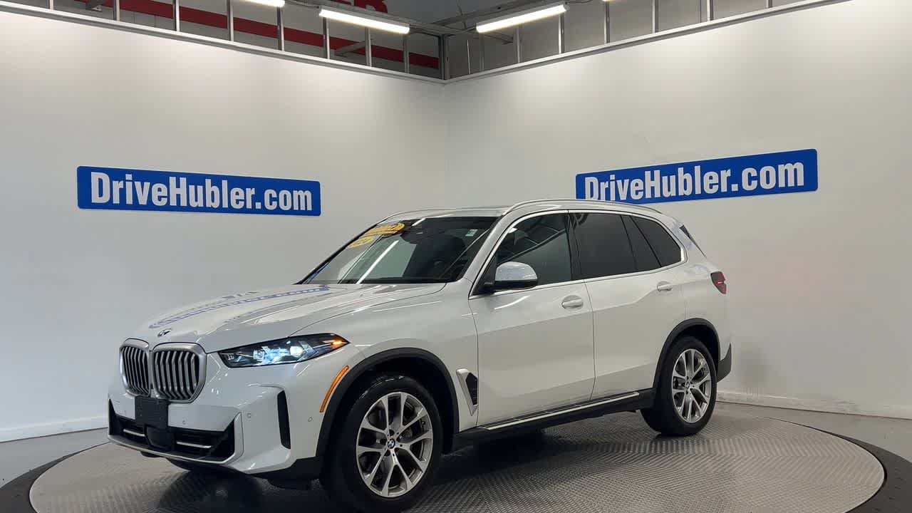 Used 2024 BMW X5 xDrive40i w/ Premium Package AWD/4WD image 3