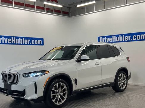 Used 2024 BMW X5 xDrive40i w/ Premium Package AWD/4WD image 3