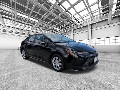 Used 2024 Toyota Corolla LE image 1