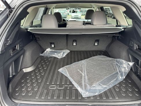 Certified 2025 Subaru Outback Premium w/ Popular Package #1A image 13