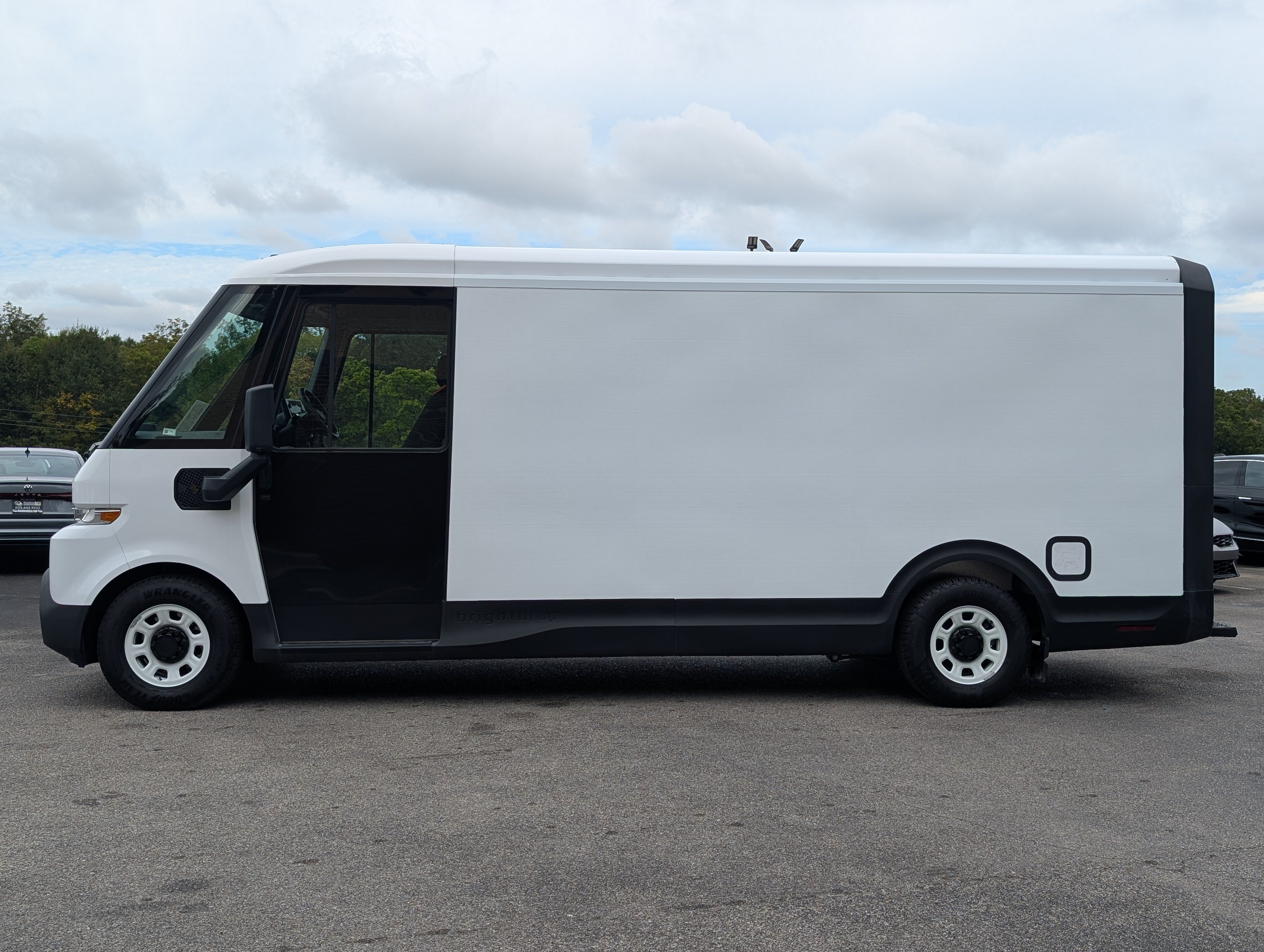 Used 2024 Chevrolet Brightdrop 600 w/ Commercial Equipment Package AWD/4WD image 6