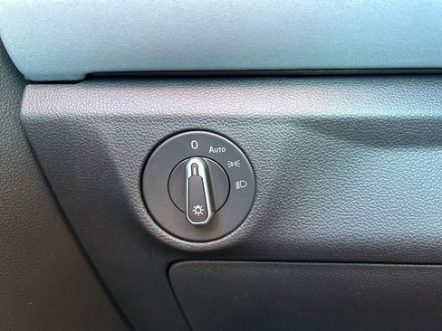 New 2026 Volkswagen Jetta SE FWD image 32
