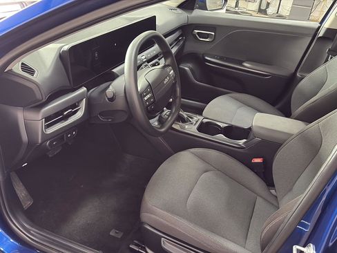 Used 2025 Kia K4 LXS image 5