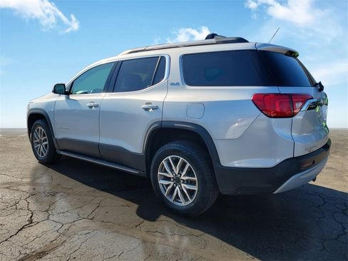 Used 2018 GMC Acadia SLE image 3