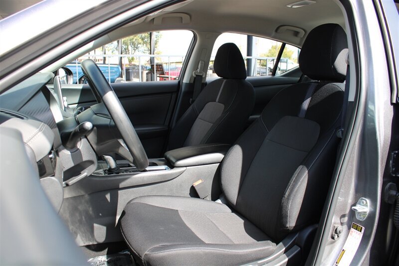 Used 2024 Nissan Sentra SV FWD image 12