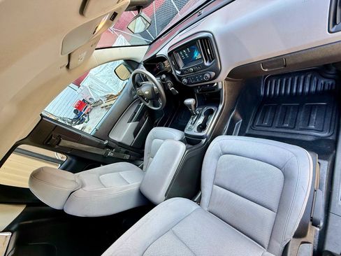 Used 2018 Chevrolet Colorado W/T RWD image 28