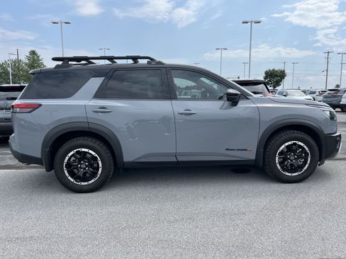 Used 2024 Nissan Pathfinder Rock Creek AWD/4WD image 2
