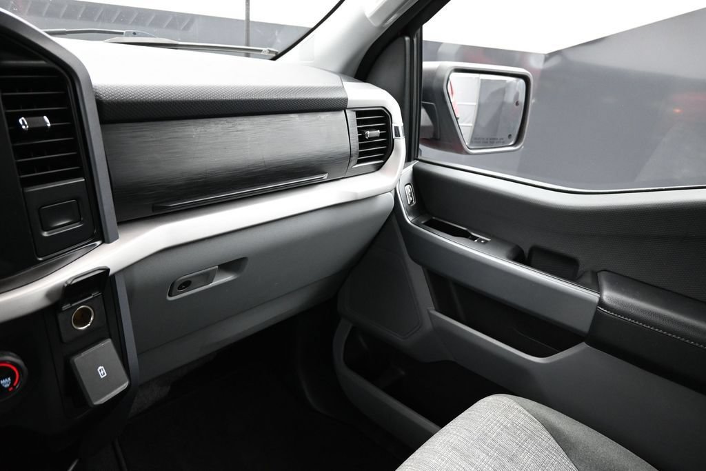 Used 2023 Ford F150 Lariat RWD image 13